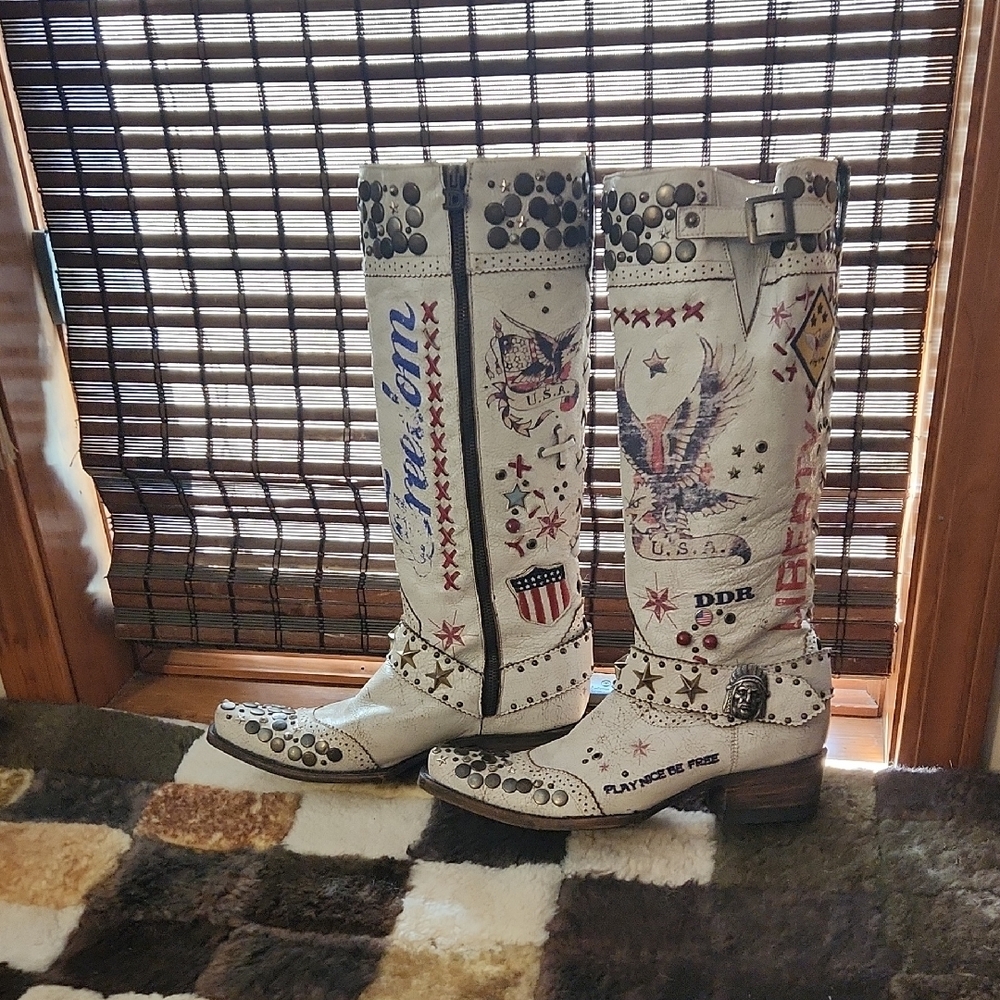 Double D Ranch White Western Boots with Red and Blue Accents - Picture 3 of 7